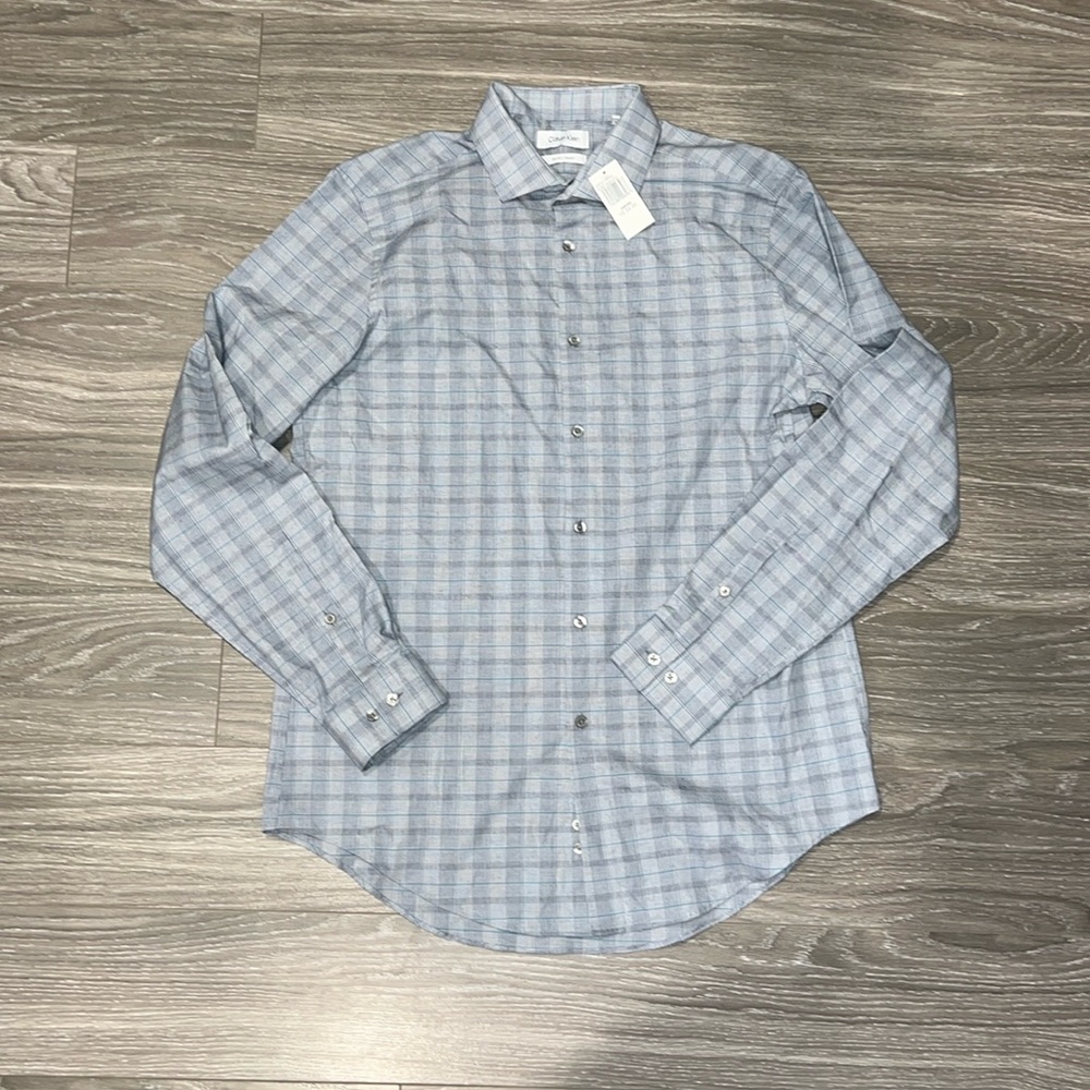 Calvin Klein dress shirt. Size L. NWT